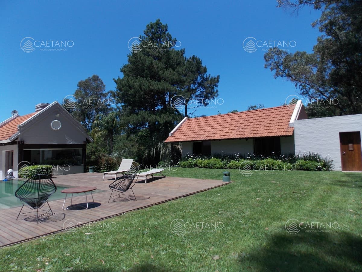 CASA ESTILO CHACRA EN EL GOLF — foto 2
