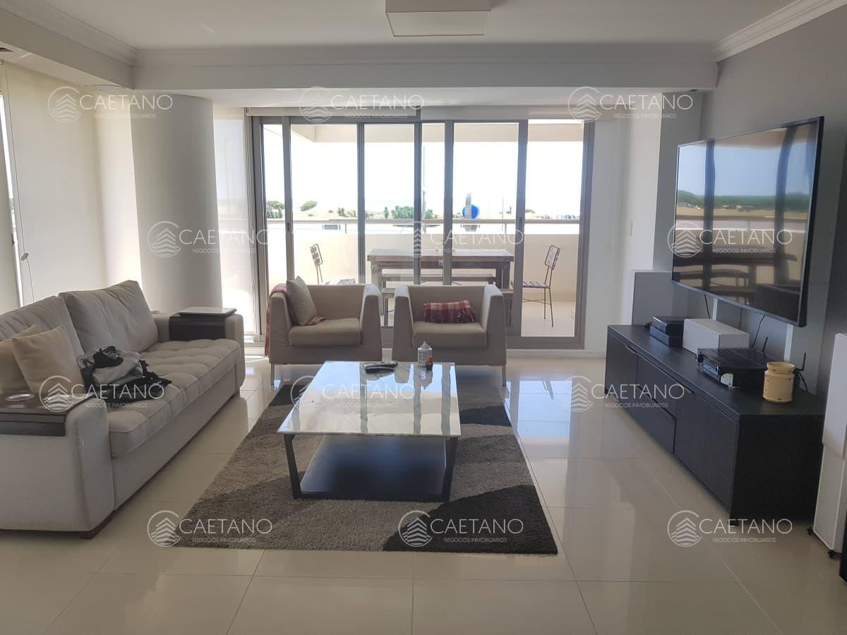 APARTAMENTO EN ALQUILER TEMPORAL en PUNTA DEL ESTE, zona BRAVA — foto 2