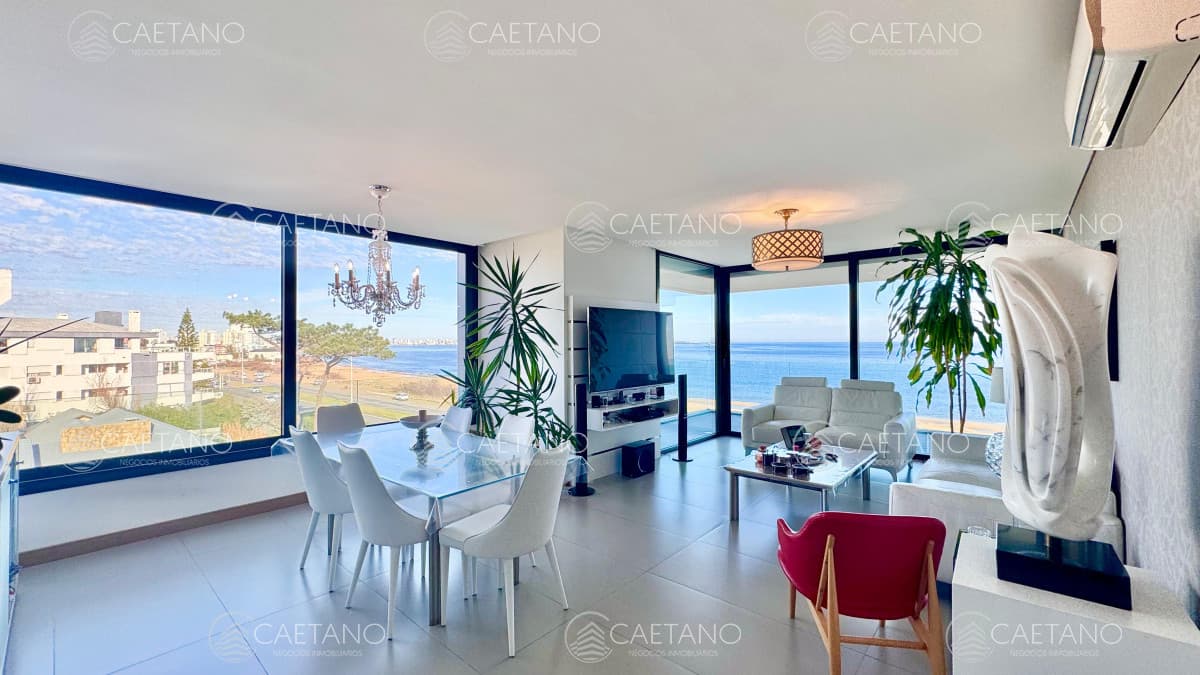 Apartamento en venta en primera fila frente al mar