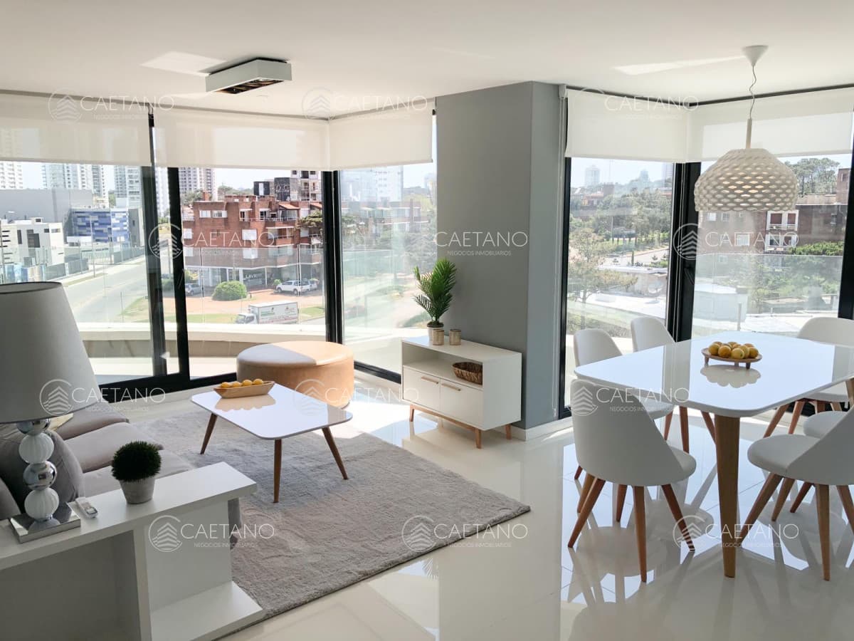 Espectacular apartamento de tres dormitorios en Alquiler en Chiverta