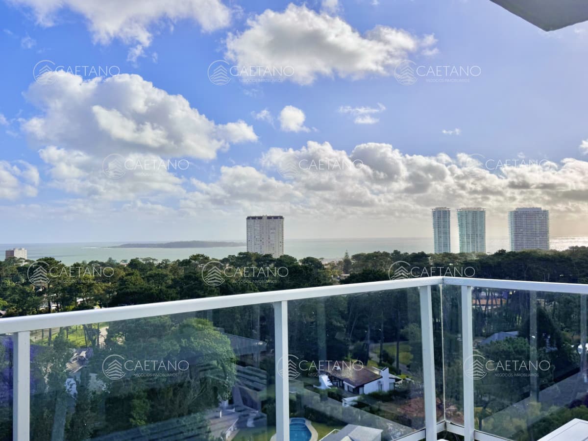 Apartamento de tres dormitorios en Punta del Este