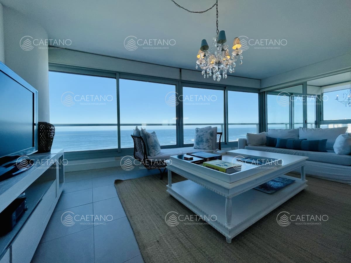 Venta de apartamento premiun de tres dormitorios más dependencia en torre de categoría sobre playa Brava, Punta del Este — foto 3