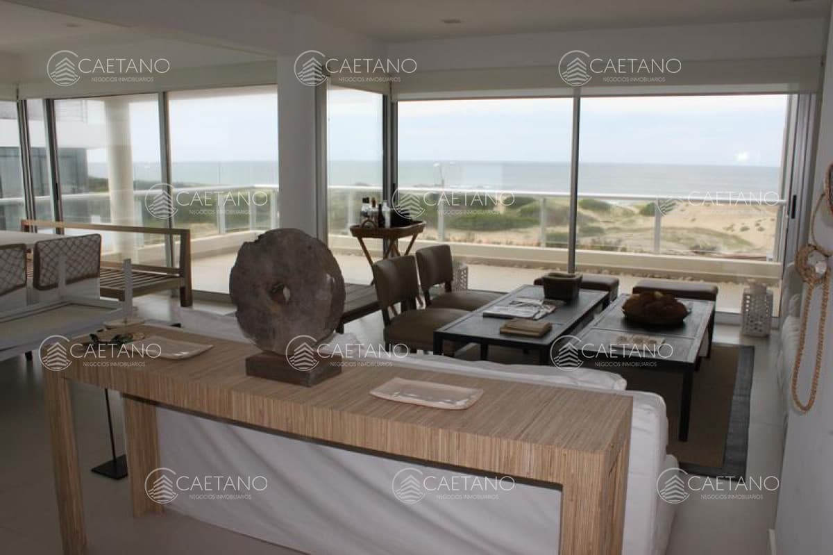 Apartamento en Playa Brava Punta del Este  Tres dormitorios + Dependencia — foto 2