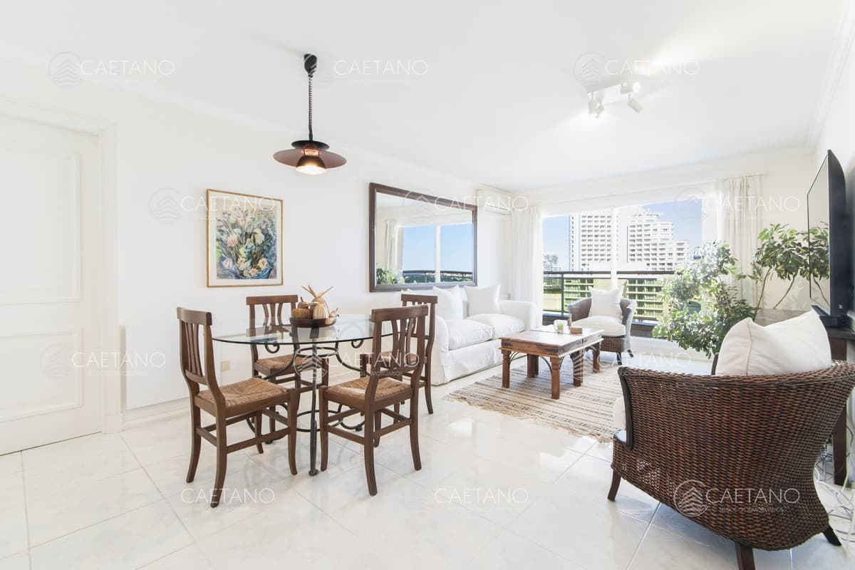 Apartamento de tres dormitorios primera linea frente al mar en Coral Tower en alquiler anual — foto 3