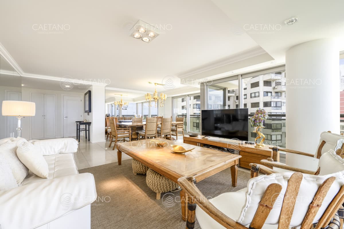 Imperiale Esquinero Departamento en Venta de Tres dormitorios en Playa Brava — foto 2