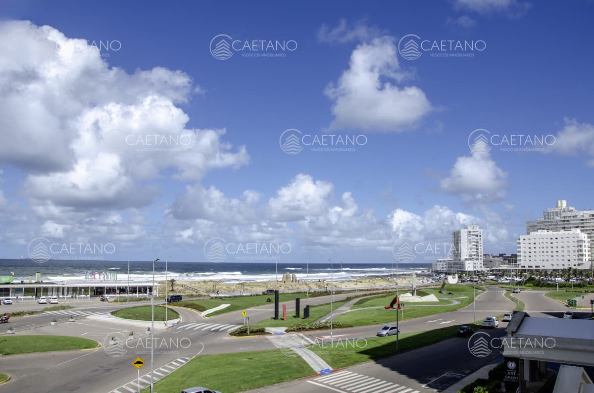 Imperiale Esquinero Departamento en Venta de Tres dormitorios en Playa Brava — foto 3