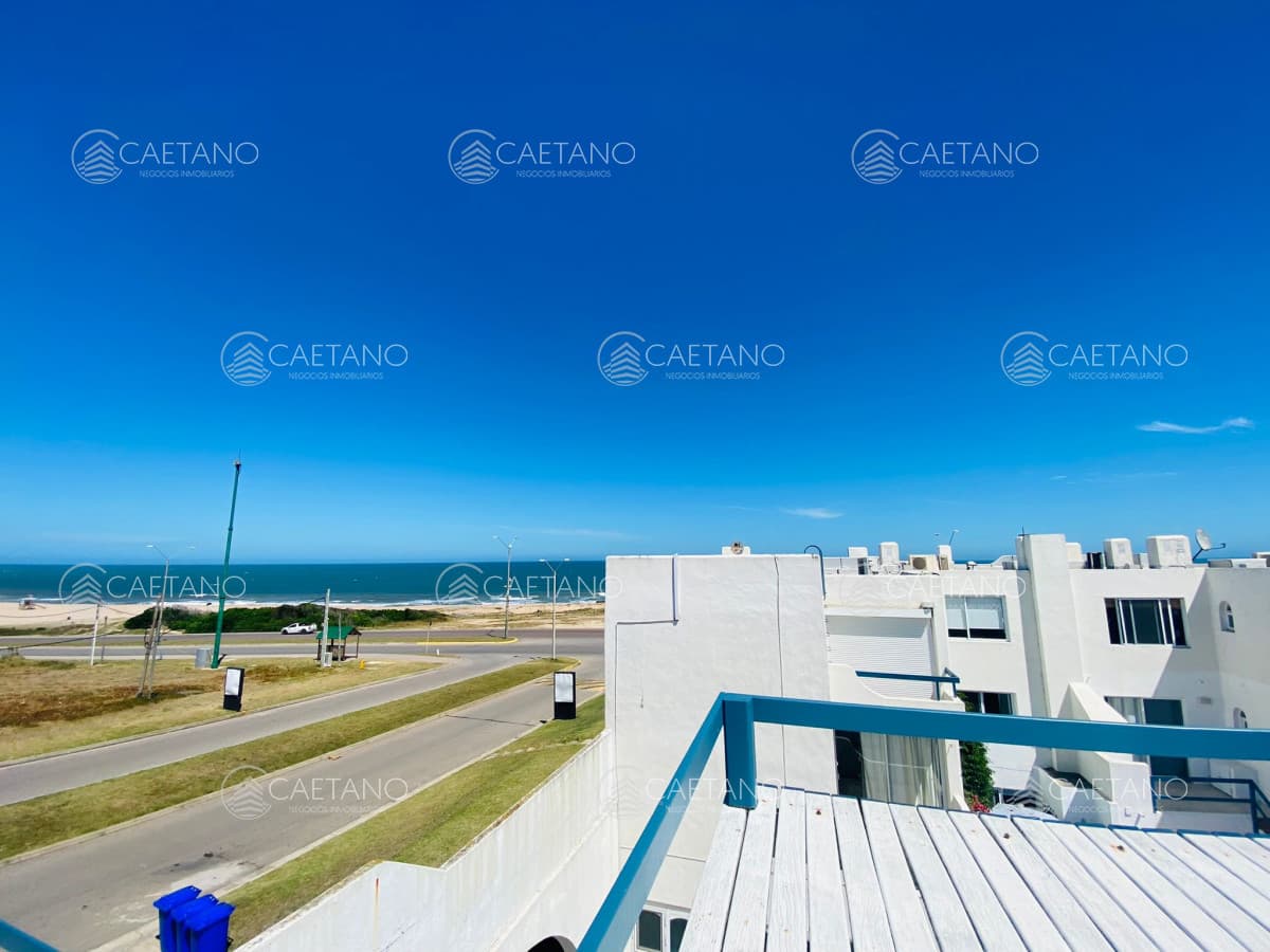 Apartamento en alquiler con vistas al mar en Montoya