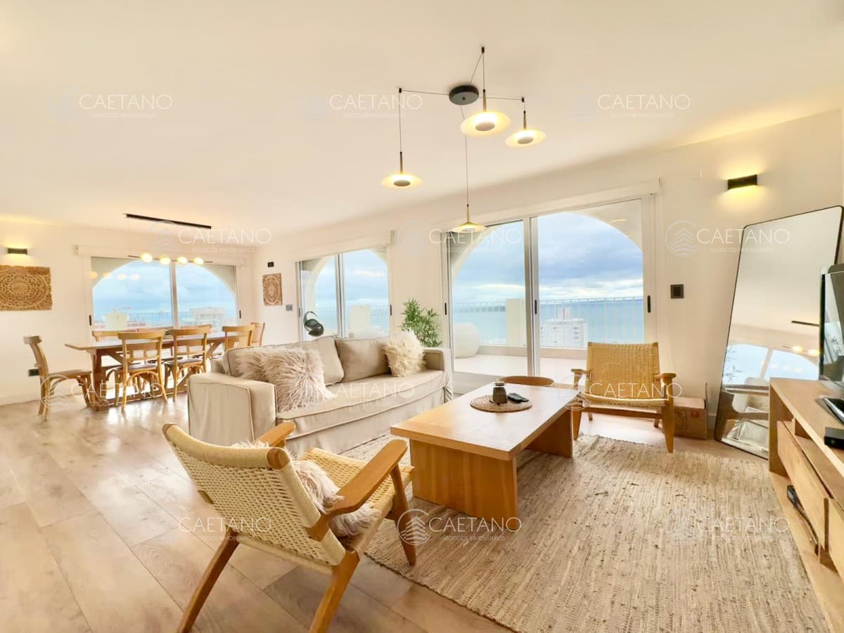 Venta Penthouse 3 dormitorios. Península, Punta del Este.
