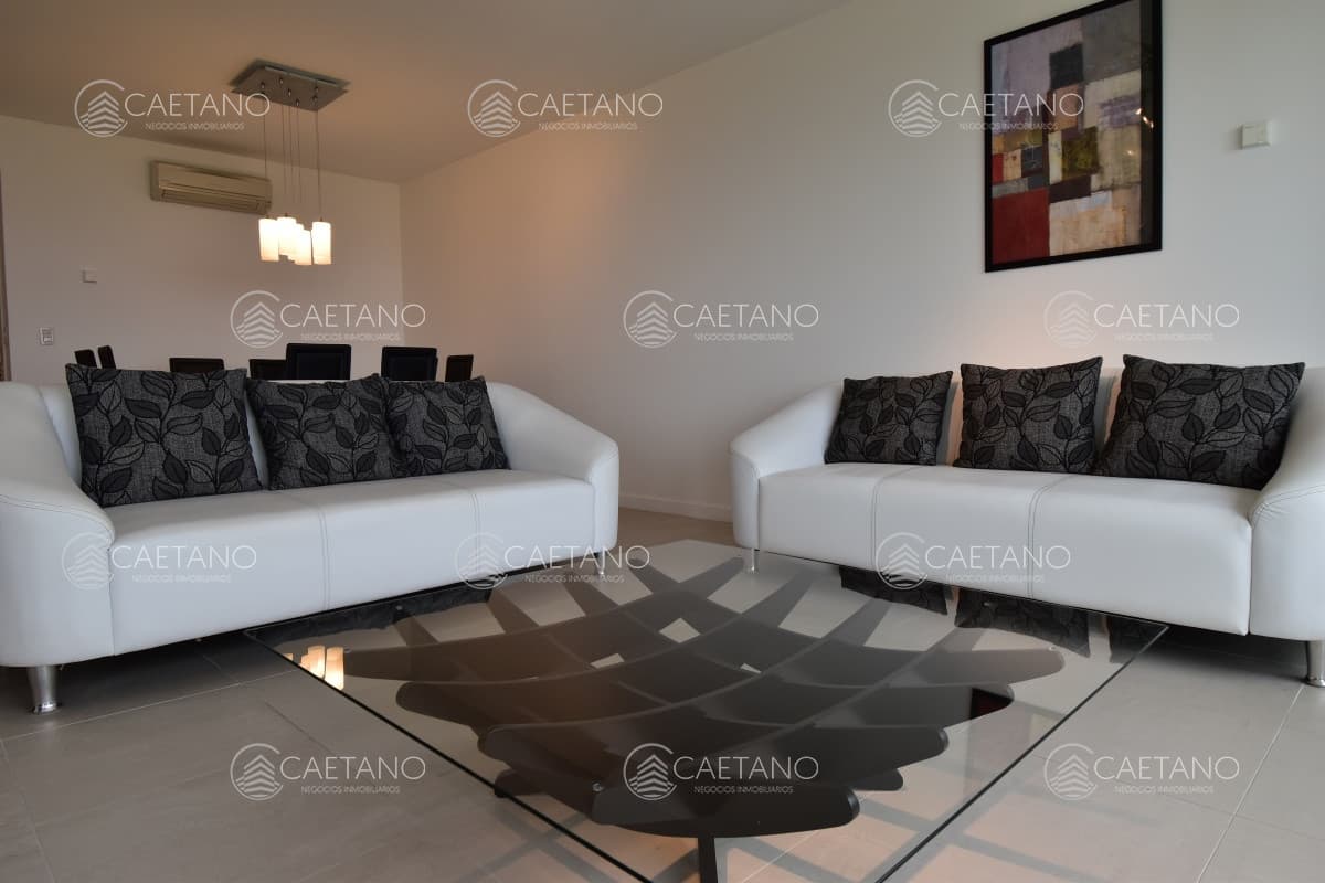 Le Parc Punta del Este en Alquiler tres dormitorios