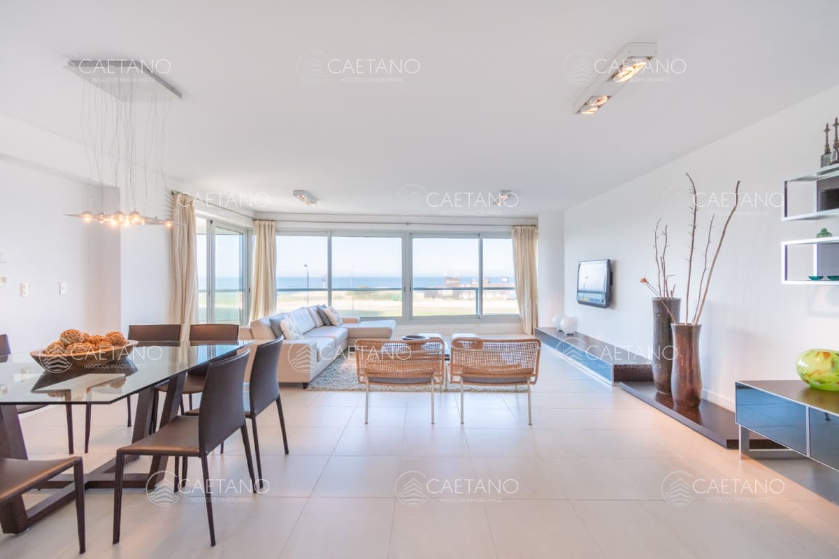 OPORTUNIDAD en venta! Esquinero en Le Parc frente a playa Brava, Punta del Este — foto 2