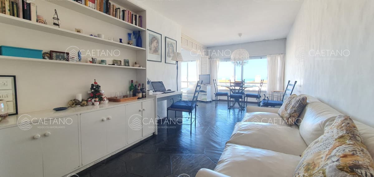 Venta departamento dos dormitorios con garage Península Punta del Este — foto 2