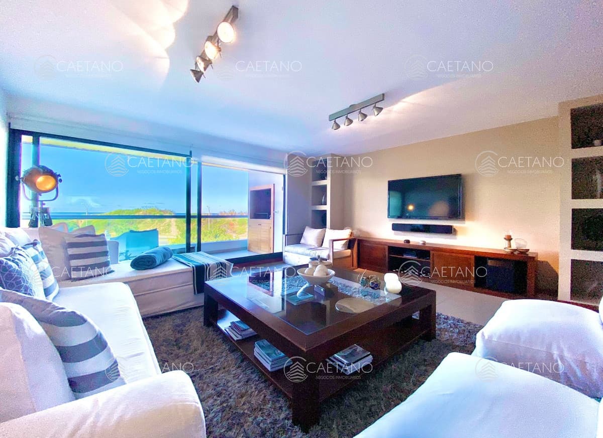 Venta apartamento 3 dormitorios. Playa brava, Punta del Este