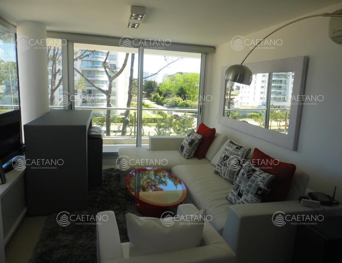 Excelente apartamento de tres dormitorios con muy buenos servicios, Playa Brava — foto 3