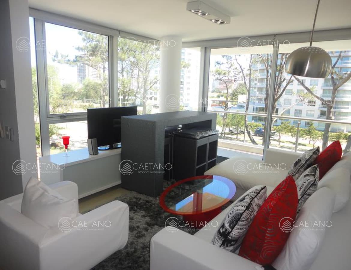 Excelente apartamento de tres dormitorios con muy buenos servicios, Playa Brava — foto 2