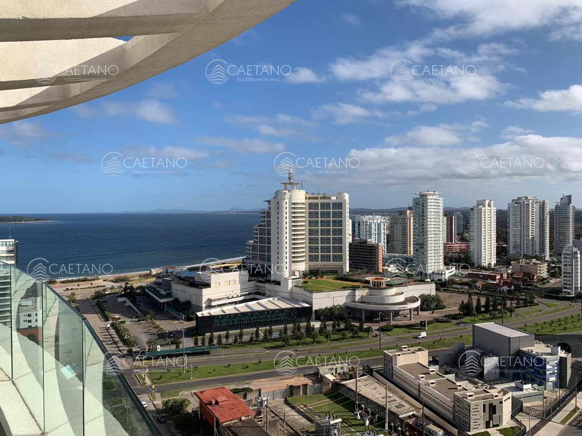 Apartamento de Tres Dormitorios - Art Tower Punta del Este