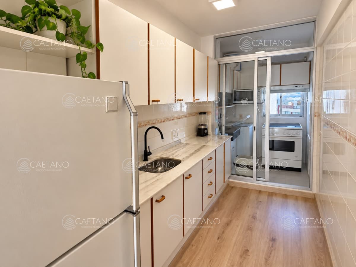 apartamento 3 dormitorios con vista a playa mansa en alquiler — foto 3