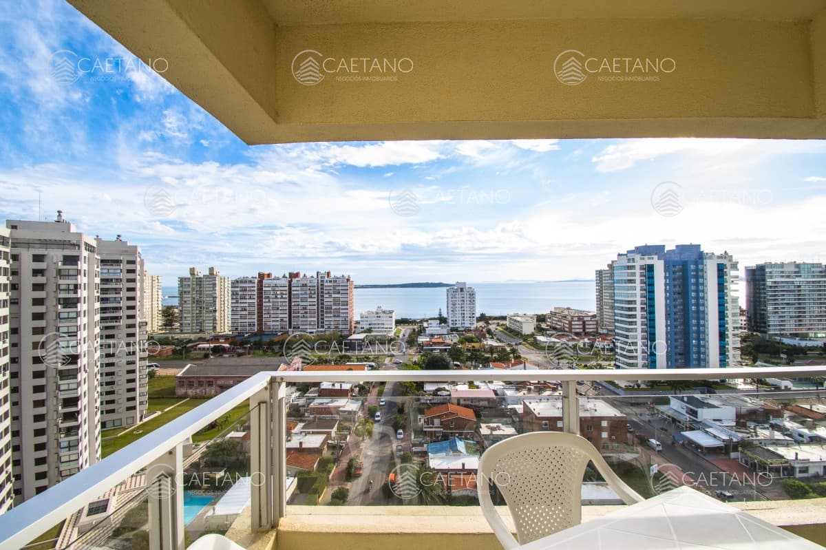 Apartamento en alquiler temporario dos dormitorios con vista a Playa Mansa — foto 3