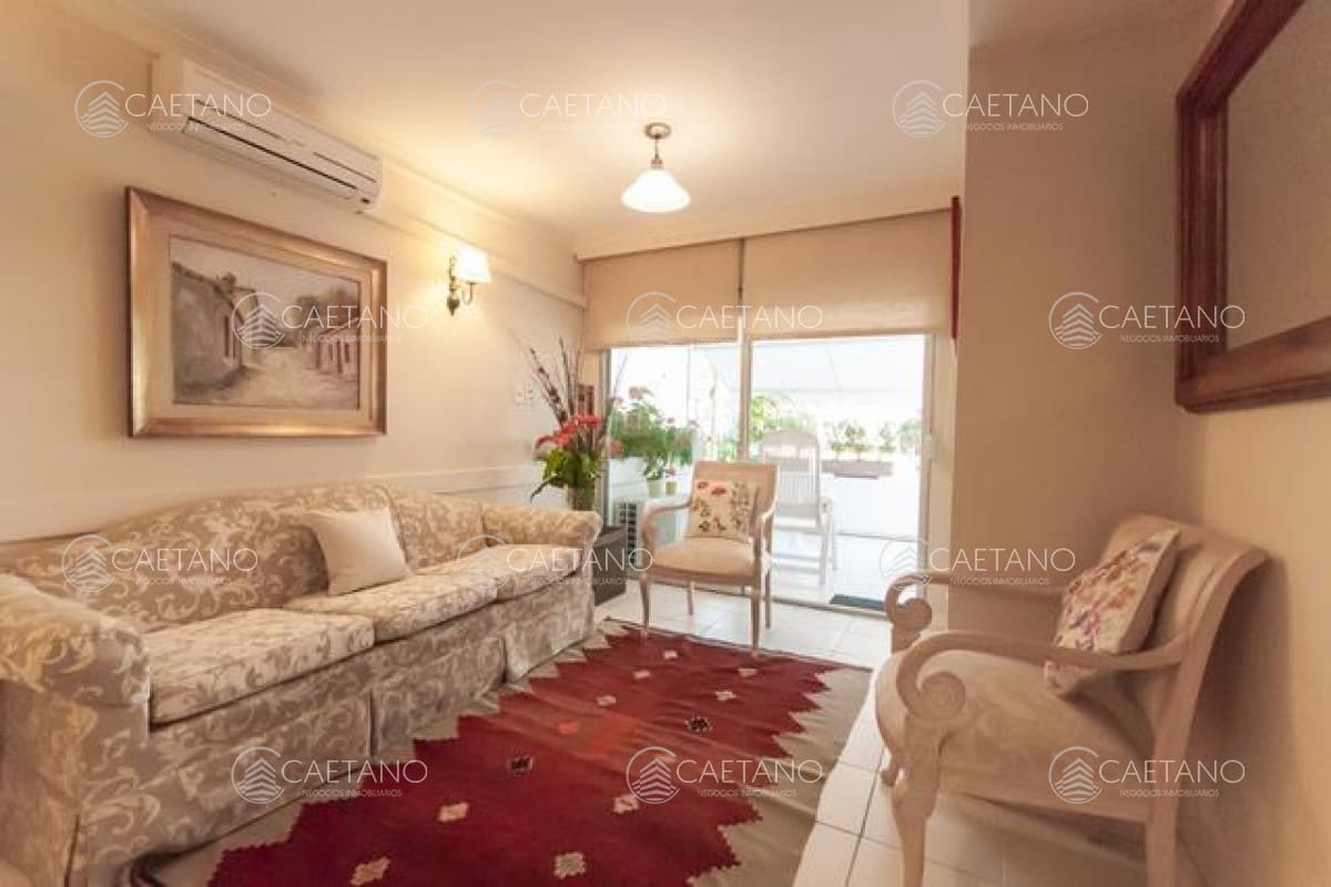 Apartamento en venta de dos dormitorios en venta, playa mansa.