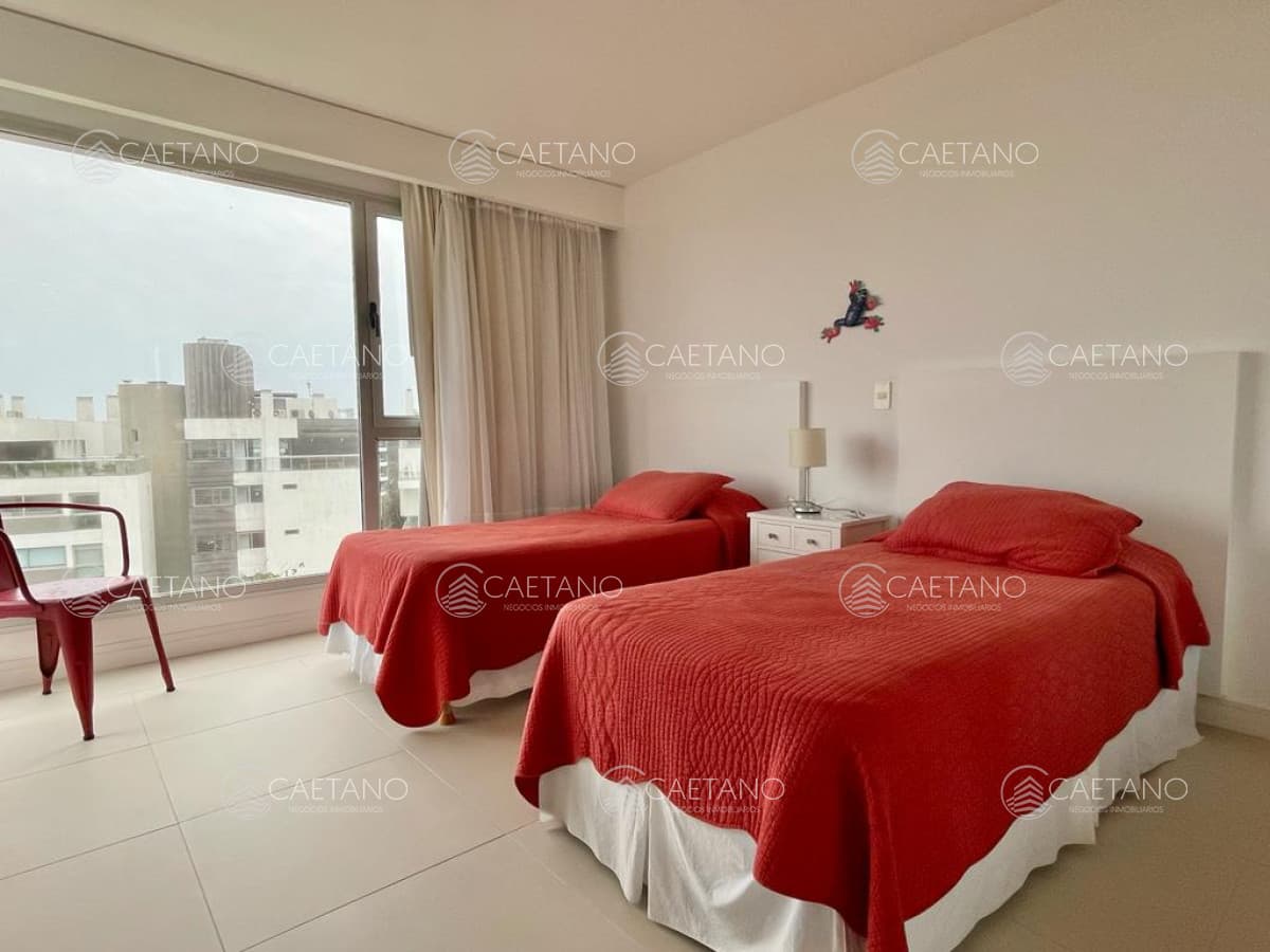 Apartamento 3 suites y dependencia en playa brava — foto 2