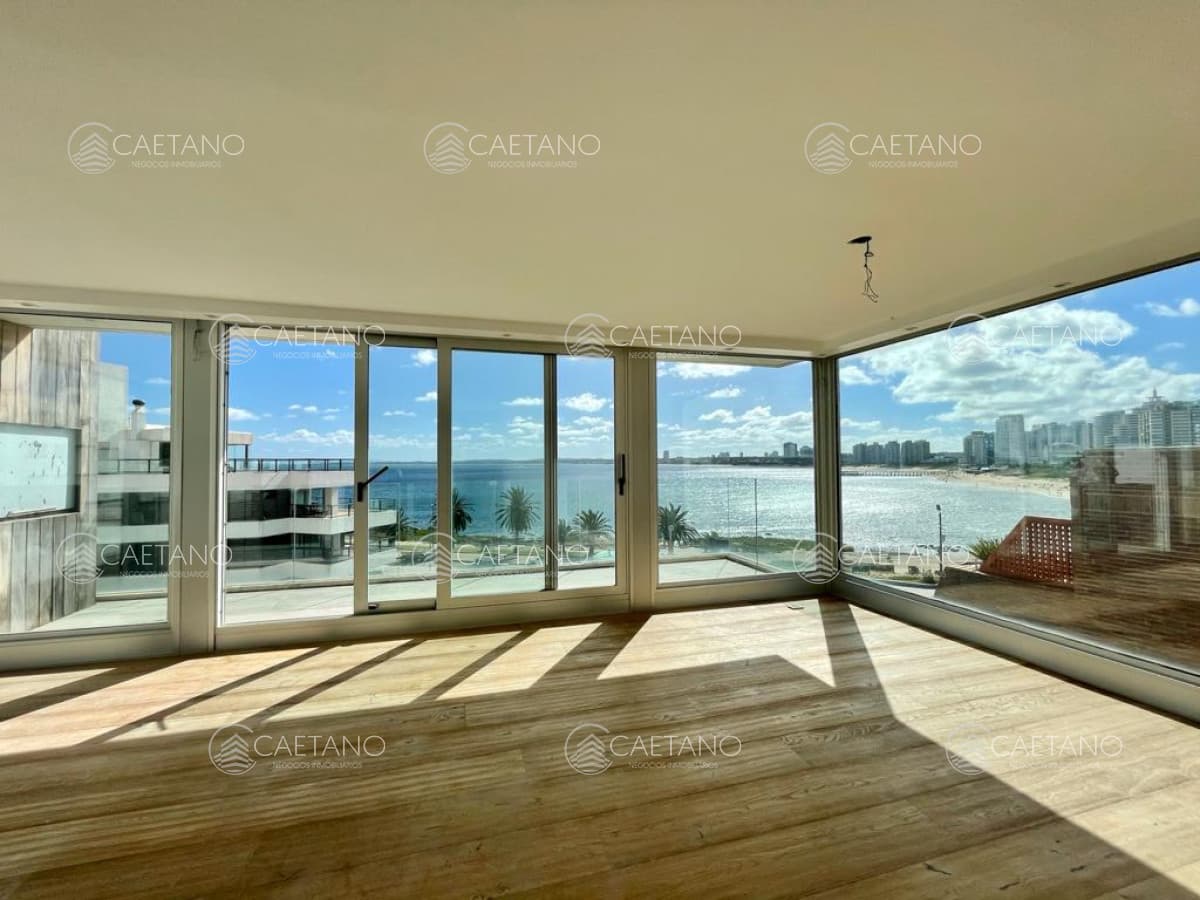 Penthouse en Venta Frente Al Mar Pileta Propia Moderno — foto 2