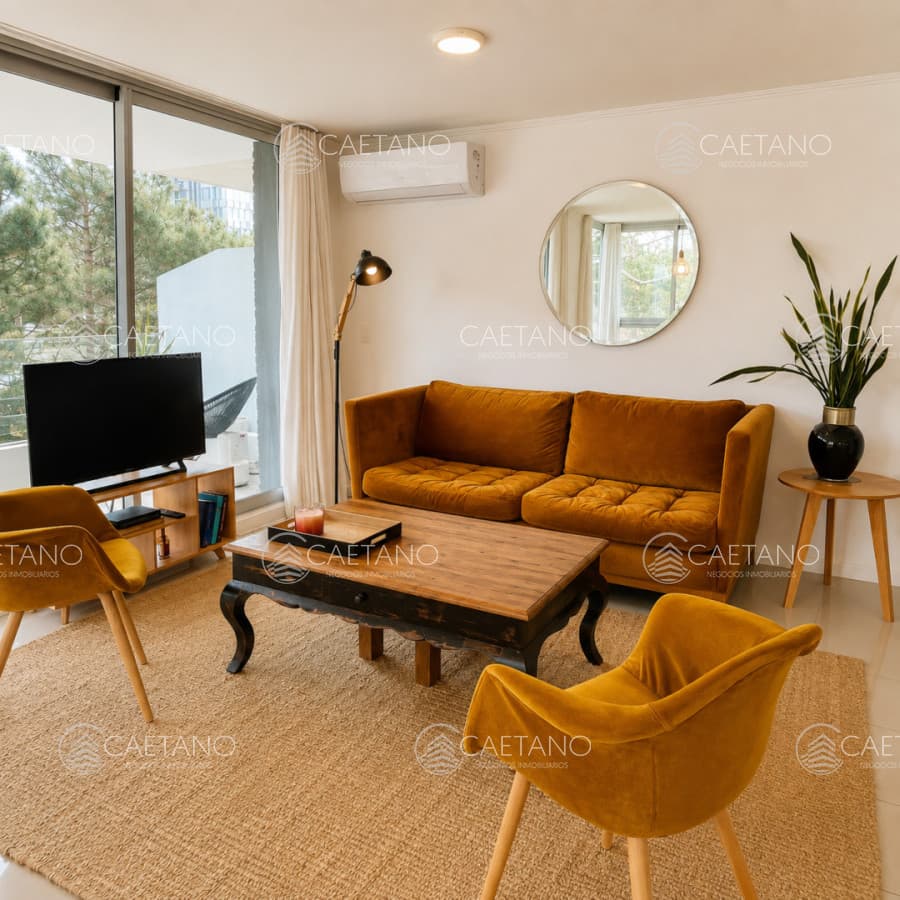 Moderno Apartamento de Dos Dormitorios con Balcón - Alquiler de Temporada
