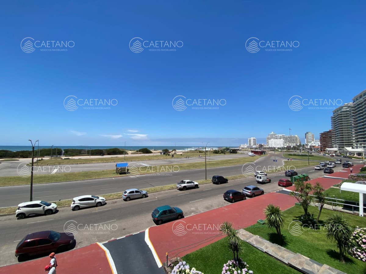 Venta apartamento 2 dormitorios. Playa brava, Punta del Este. — foto 3