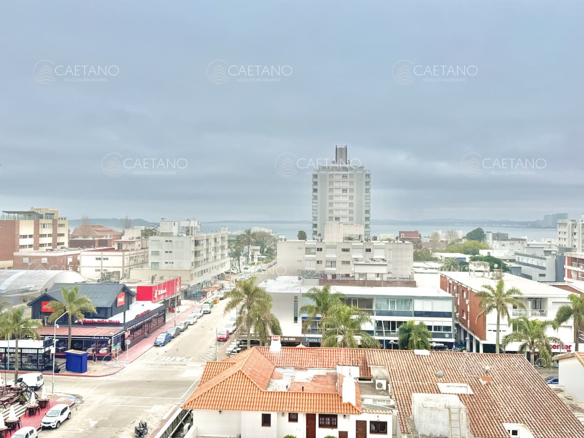 Venta apartamento 1 dormitorio y medio. Península, Punta del Este.