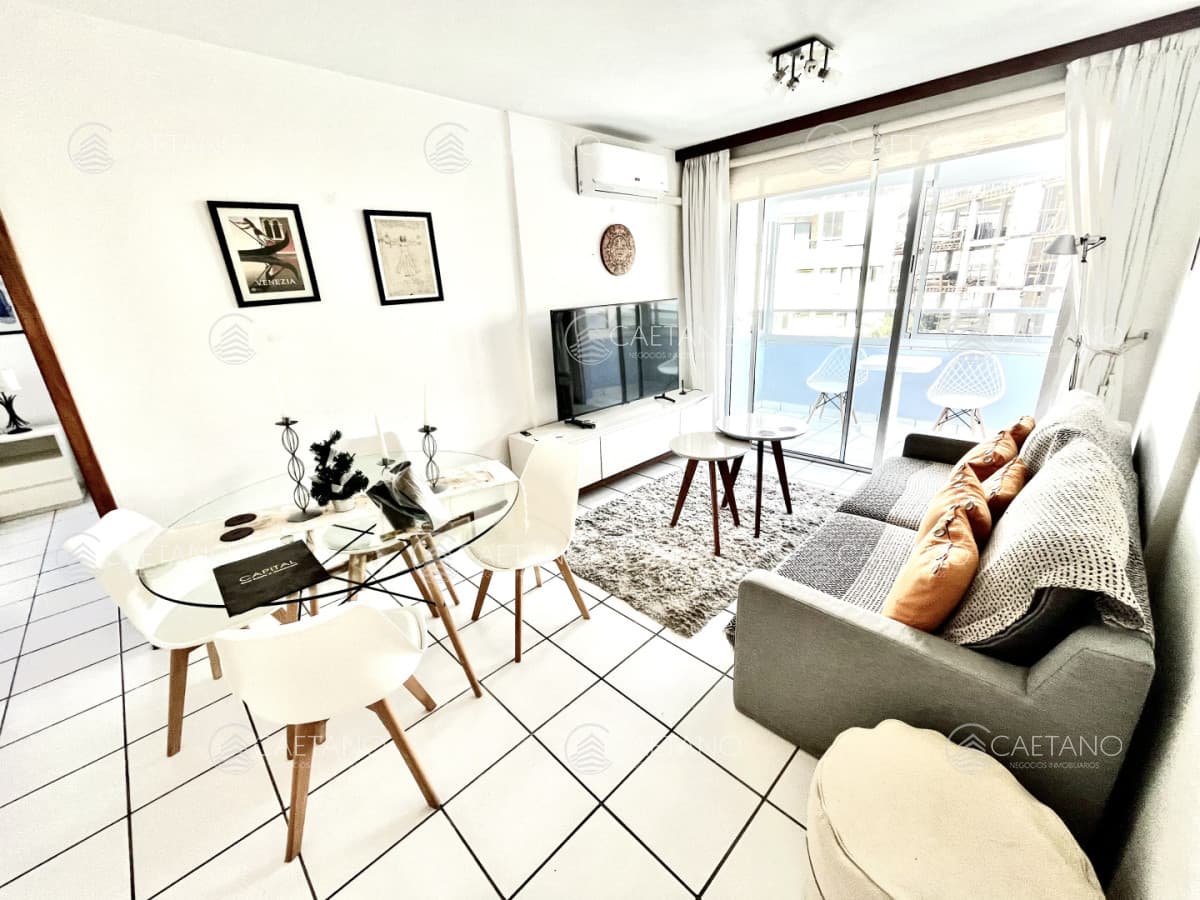 Departamento 1 dormitorio con balcón en venta — foto 2