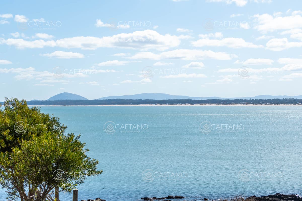 Apartamento esquinero en alquiler temporario de tres suites con parrillero propio — foto 2