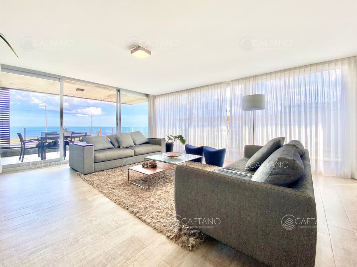 Apartamento de tres suites en Venta, Playa Mansa — foto 2