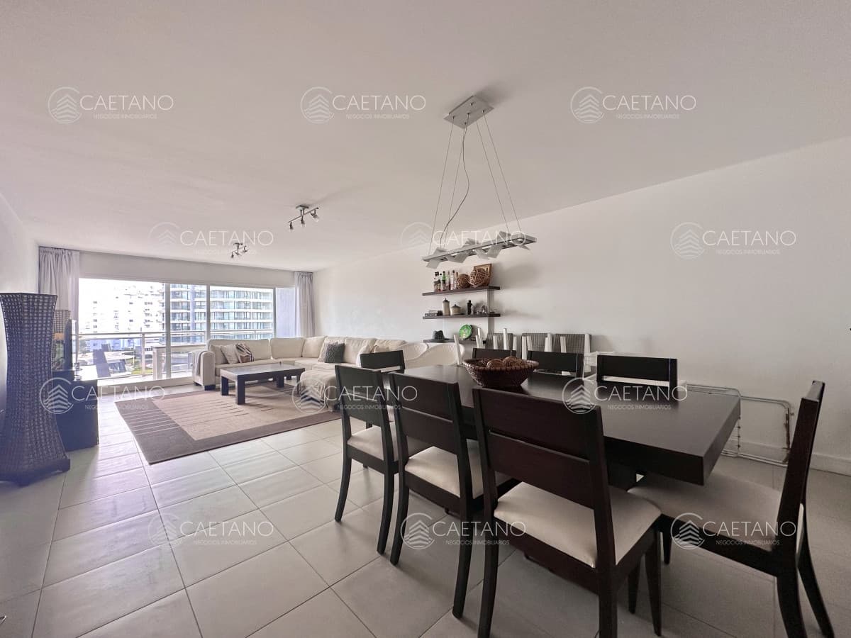 Apartamento Tres Dormitorios en Alquiler Avda. Chiverta — foto 3