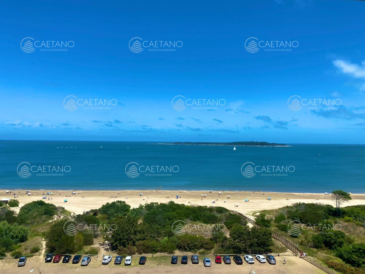 Apartamento de Tres Dormitorios frente al mar, en alquiler temporal — foto 3