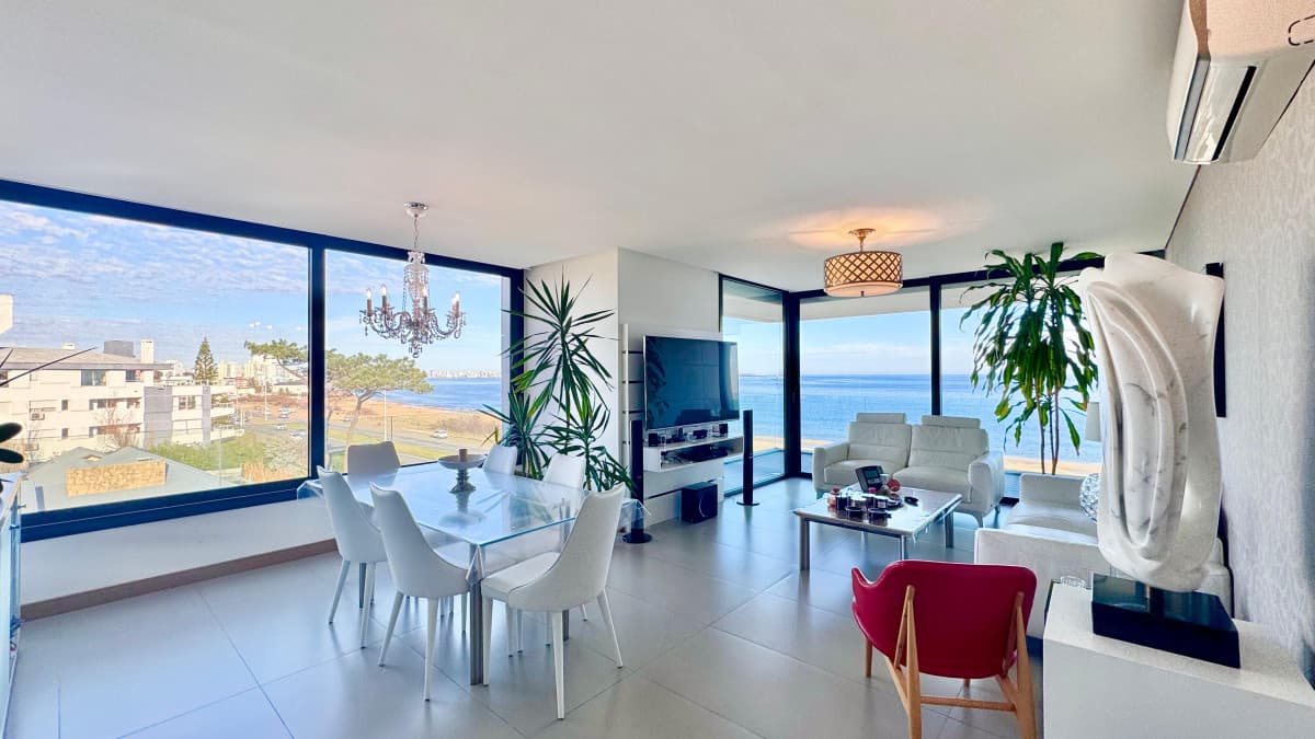 Apartamento en venta en primera fila frente al mar