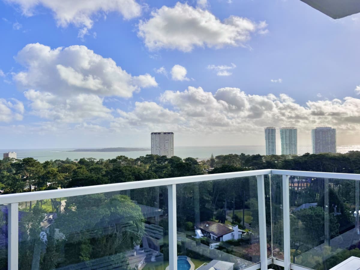 Apartamento de tres dormitorios en Punta del Este