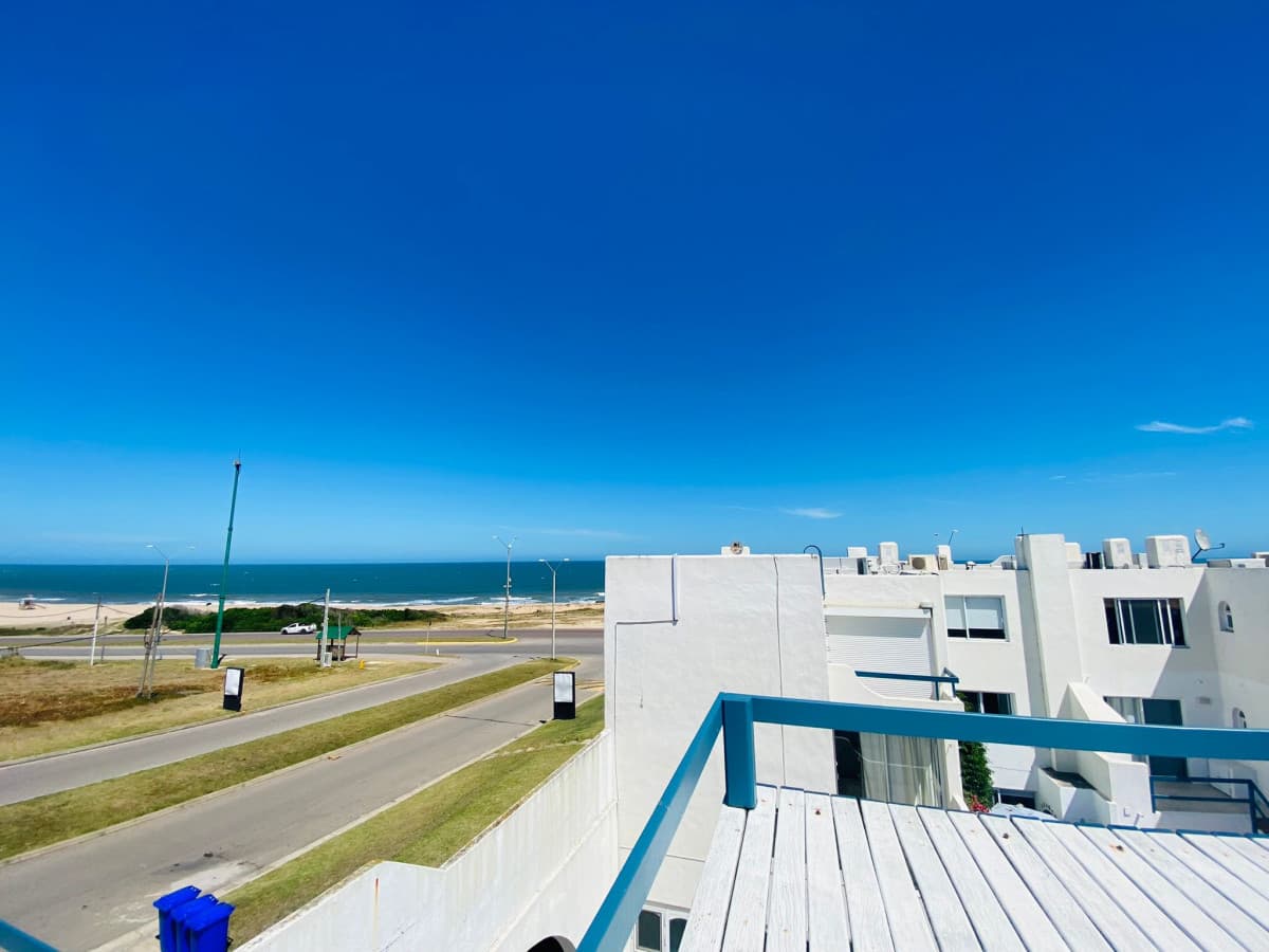 Apartamento en alquiler con vistas al mar en Montoya