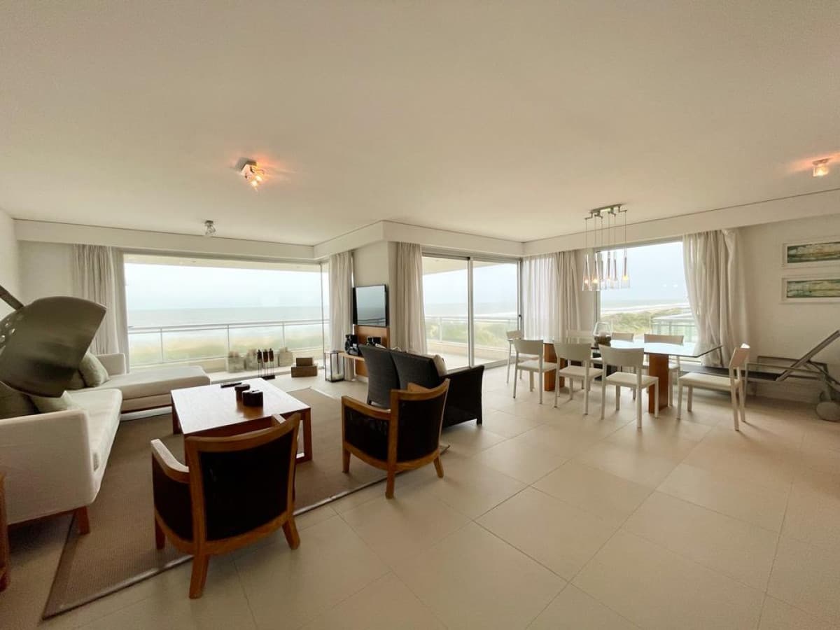 Buen Apartamento en Playa Brava