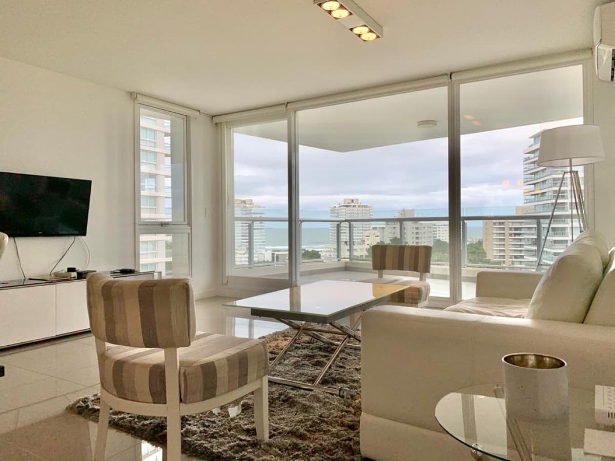 Torre ONE en venta y alquiler, Tres Dormitorios Apartamento en Venta