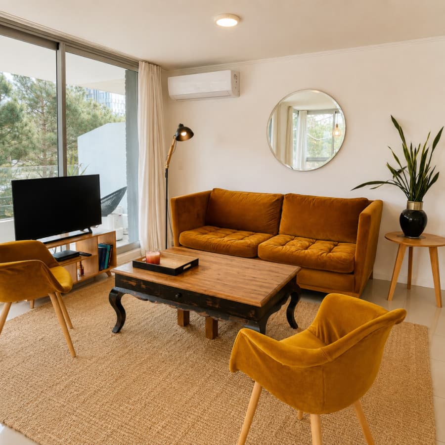 Moderno Apartamento de Dos Dormitorios con Balcón - Alquiler de Temporada