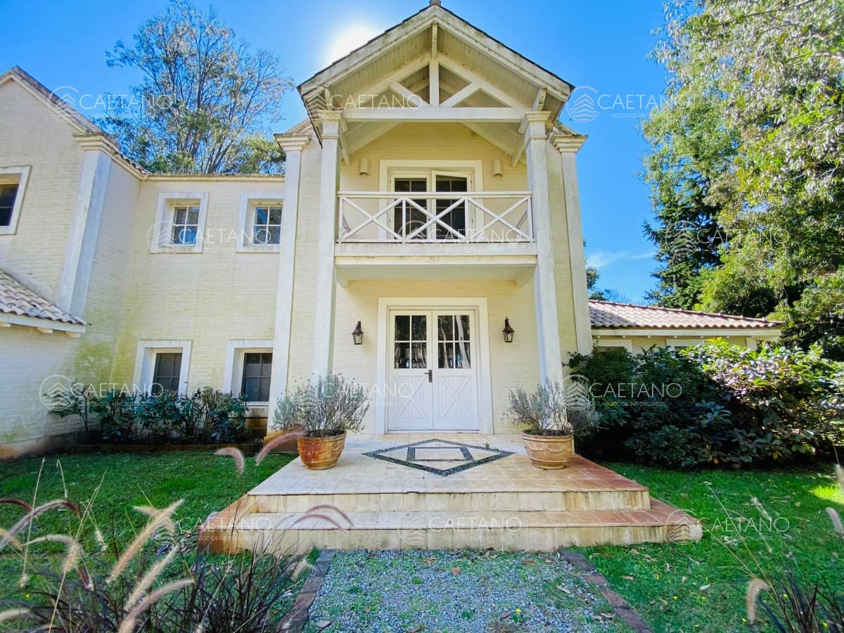 Casa en Alquiler Barrio Laguna Blanca Punta del Este Cuatro Dormitorios — foto 2