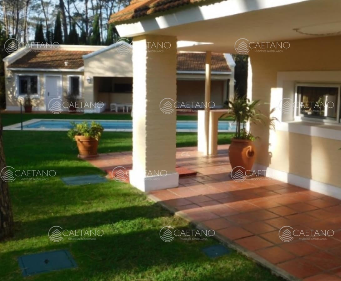 Excelente casa en venta y a pocos metros de la playa — foto 2
