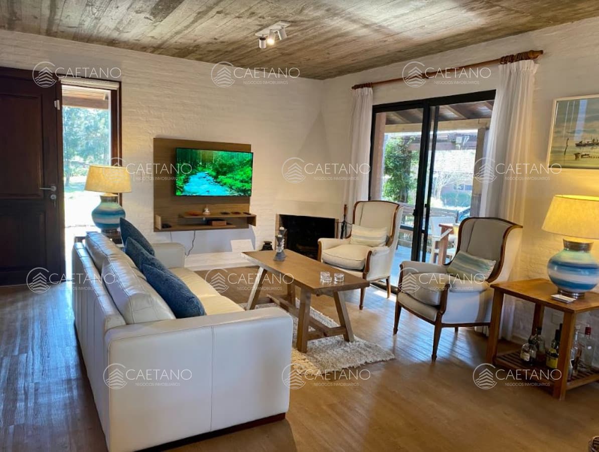 Excelente Casa en Alquiler 3 Dormitorios Pinares