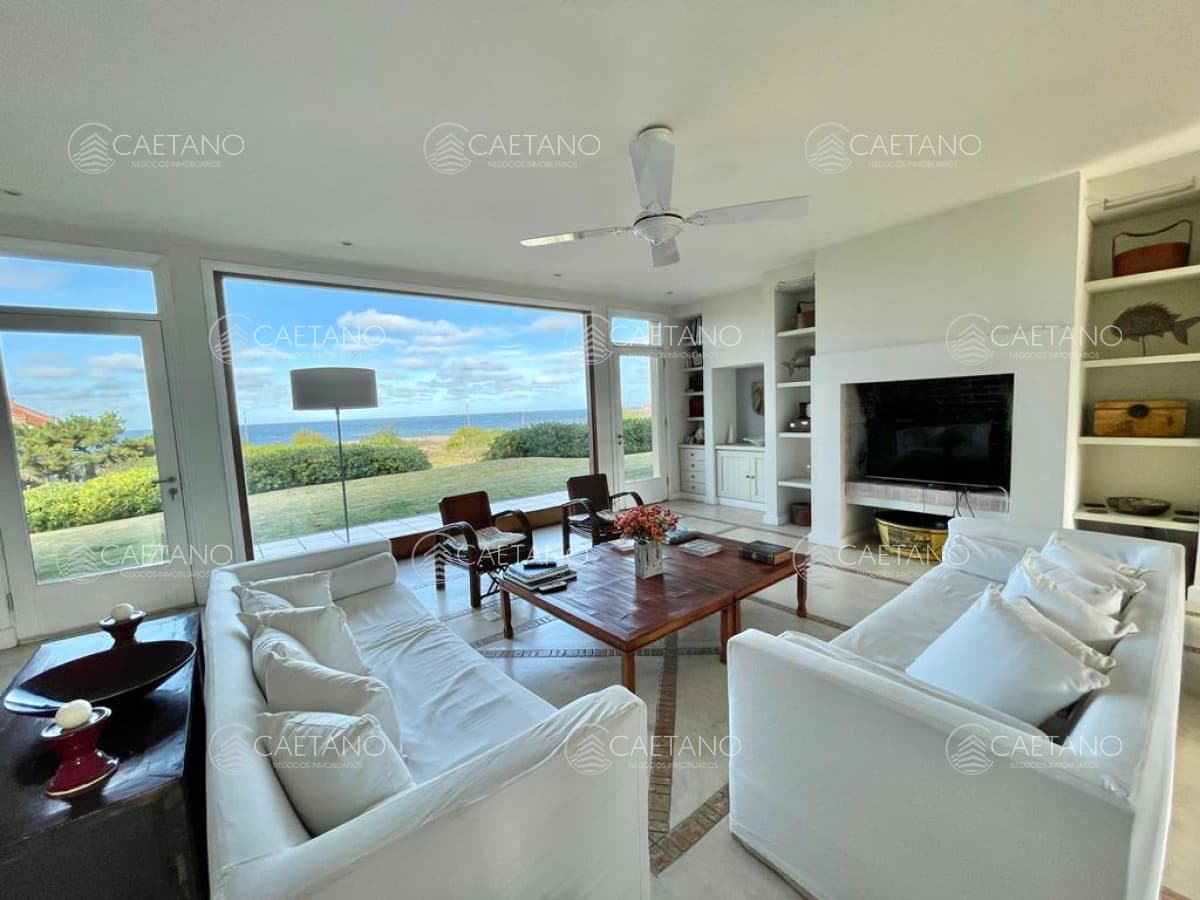 Casa Laguna Blanca en Venta Cinco Dormitorios Barrio Privado — foto 3