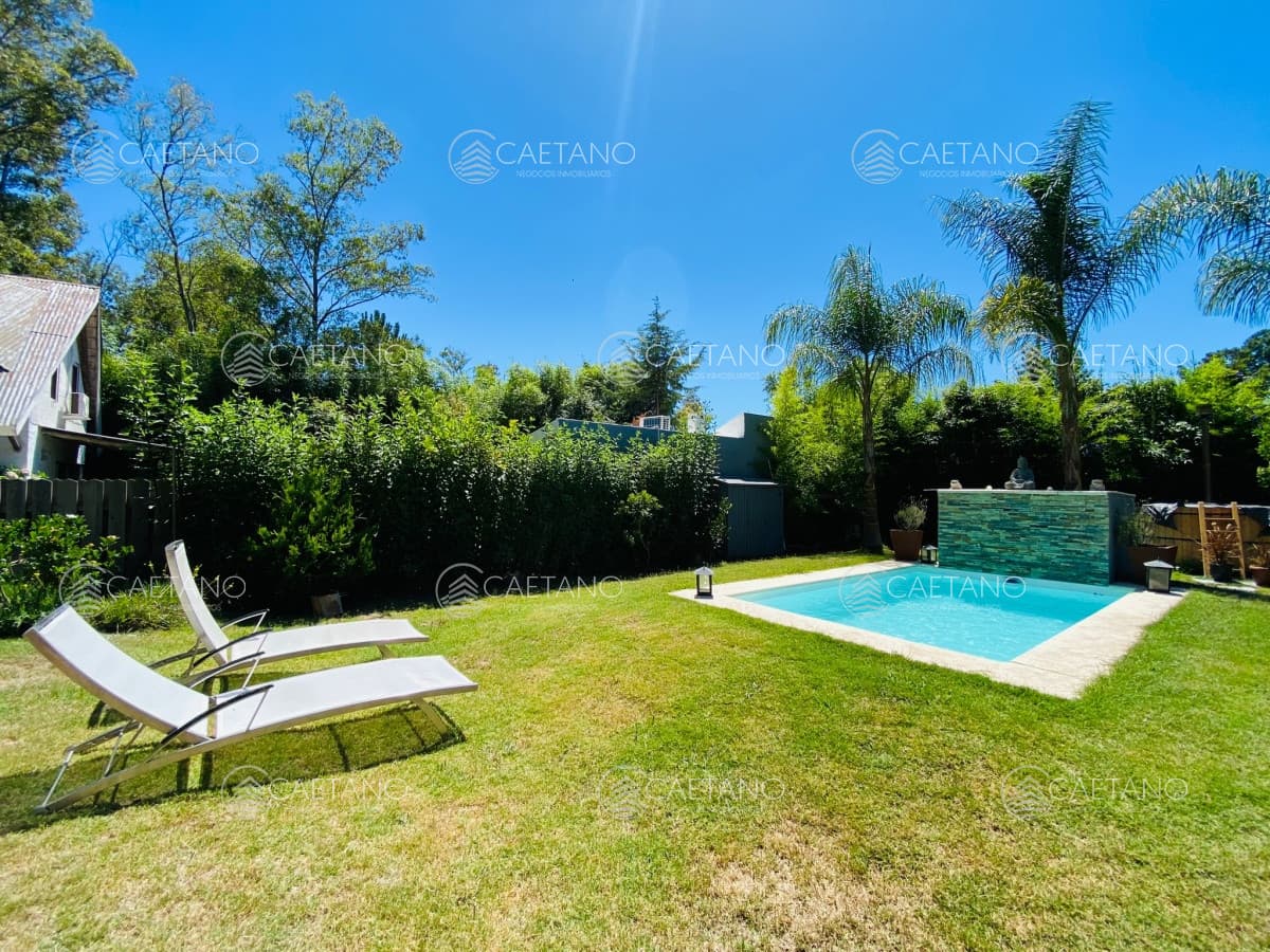 Moderna casa en venta a estrenar a pocas cuadras de la Playa La Barra