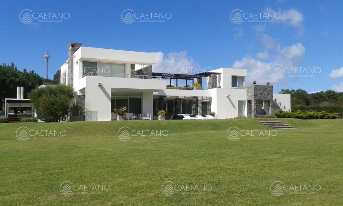 Chacra con Casa en Alquiler Manantiales Punta Piedras