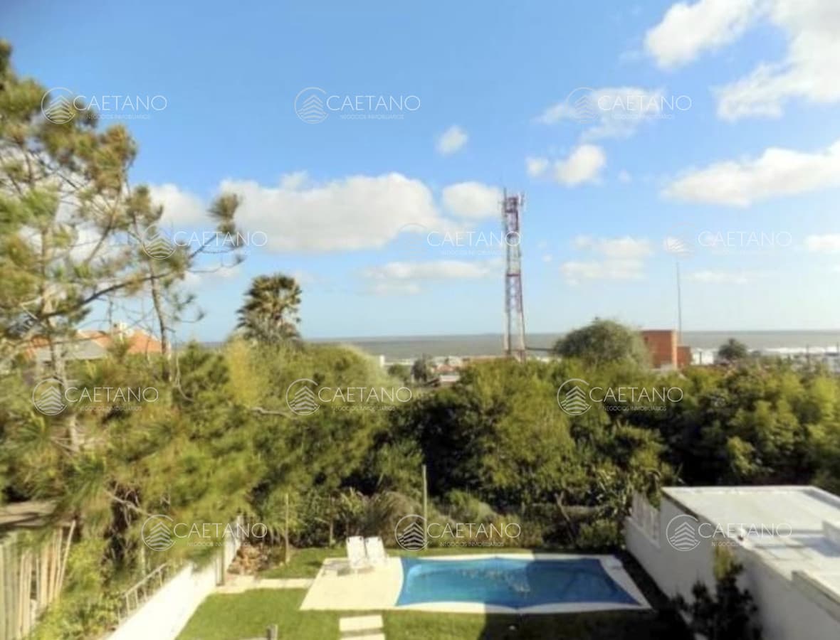 Casa en alquiler en La Barra muy bien ubicada próxima al mar — foto 2
