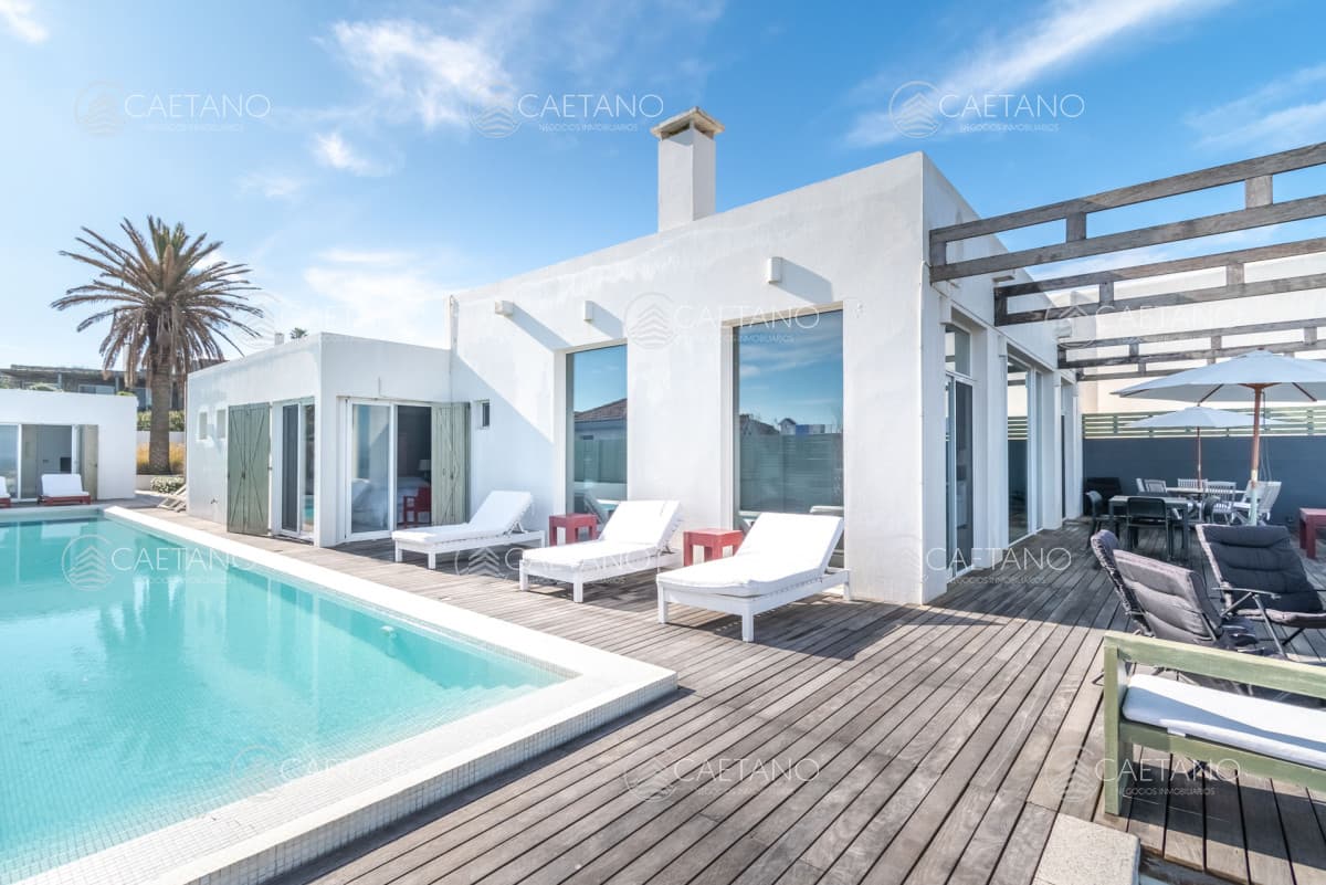 Excelente casa frente al mar en alquiler La Barra — foto 2