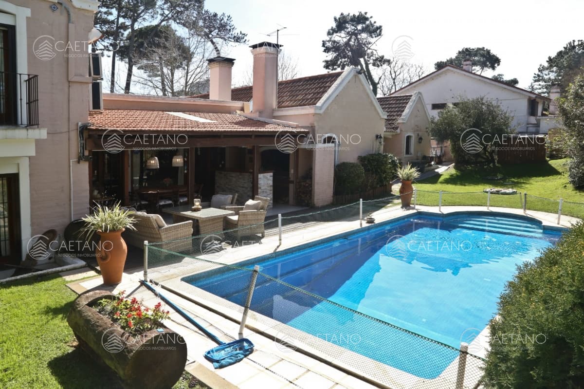 Casa en venta en Playa Mansa, Punta del Este.