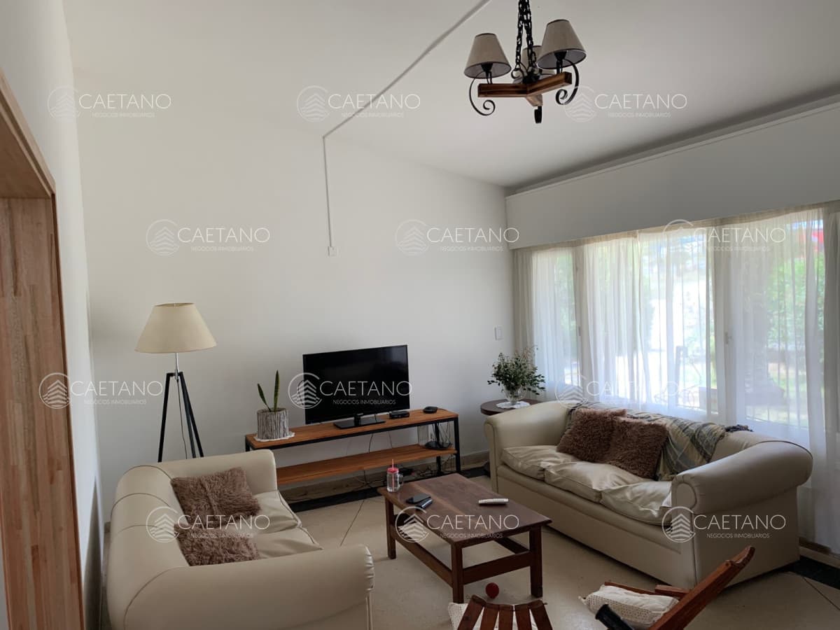 Casa de cuatro dormitorios en alquiler, Punta del Este.