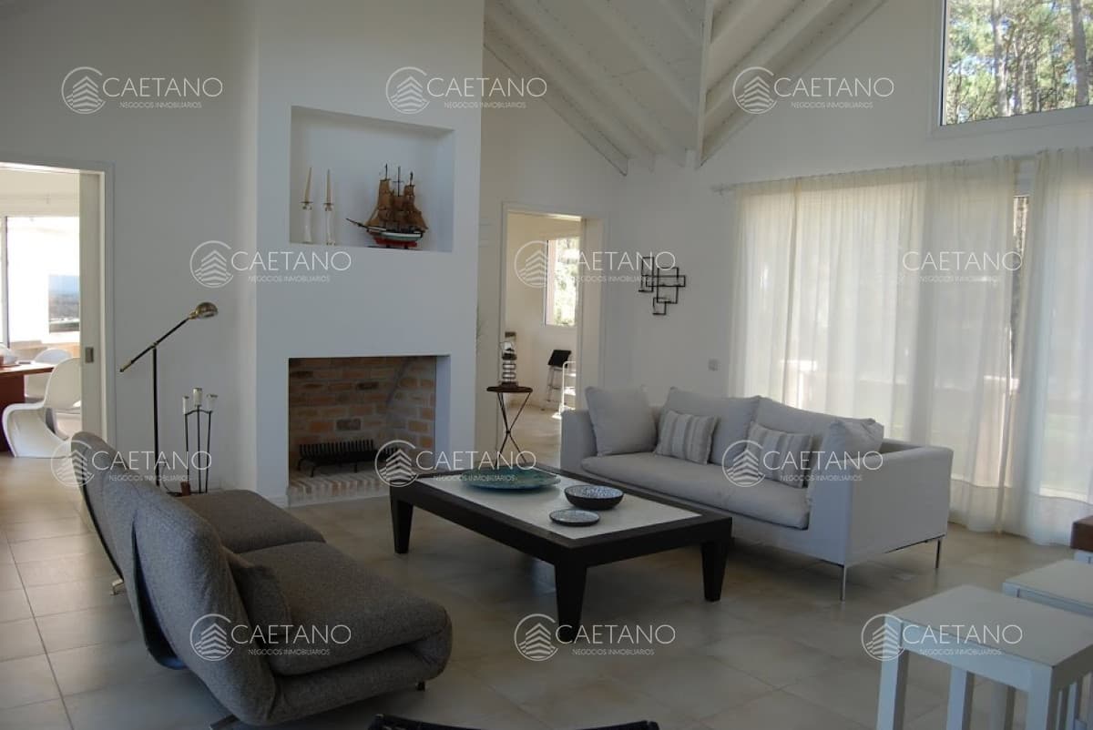 Casa de Cuatro Dormitorios en Laguna Blanca — foto 2