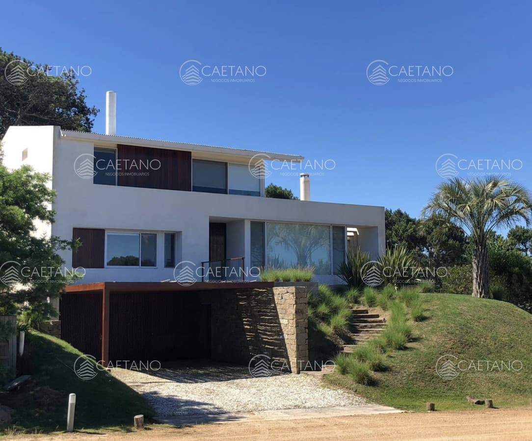 Casa en JosÃ© Ignacio, 4 dormitorios *